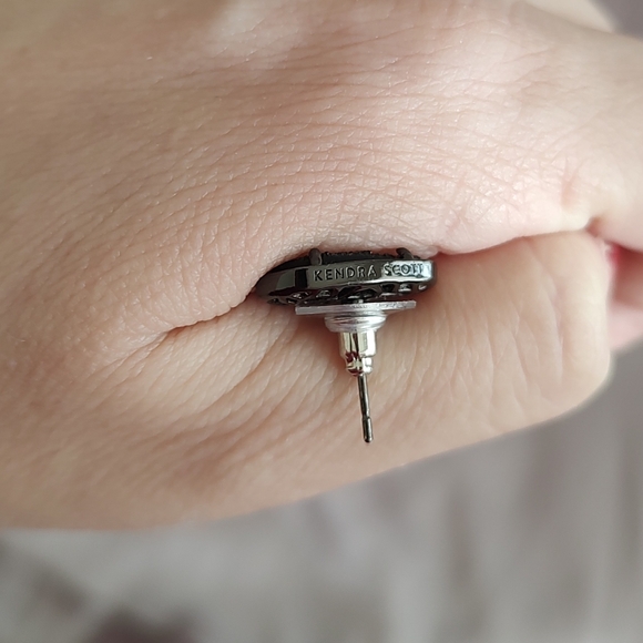 2/$10 Kendra Scott Single earrings - Picture 4 of 4